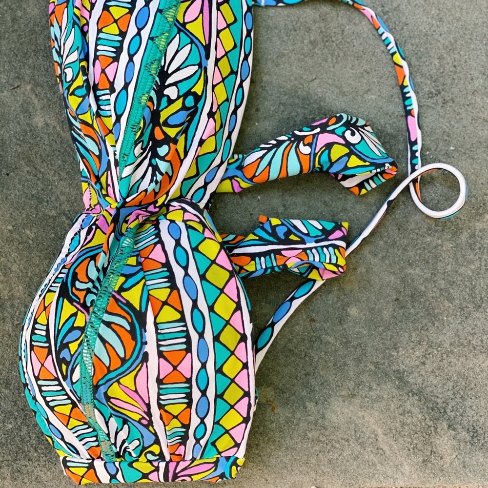 Bikini Set - Picture 3 of 5